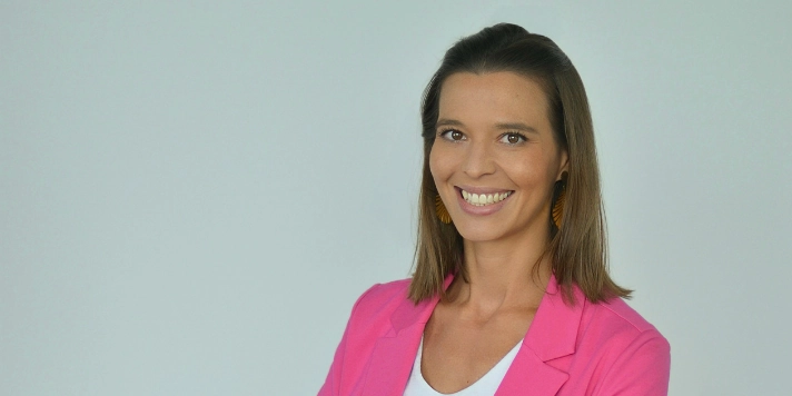 Porträt von Karin Forster, Chief Marketing Officer bei bluesource – mobile solutions